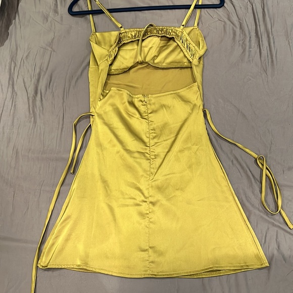 Backless satin cami dress - Picture 3 of 4